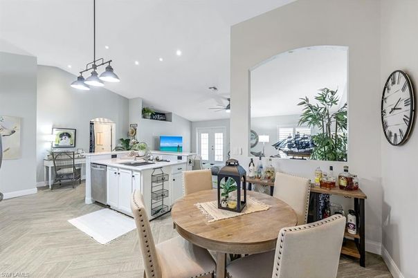 Dining room, Interior, Kitchen, Pendant Lights, Recessed Lighting, Wood Texture Flooring