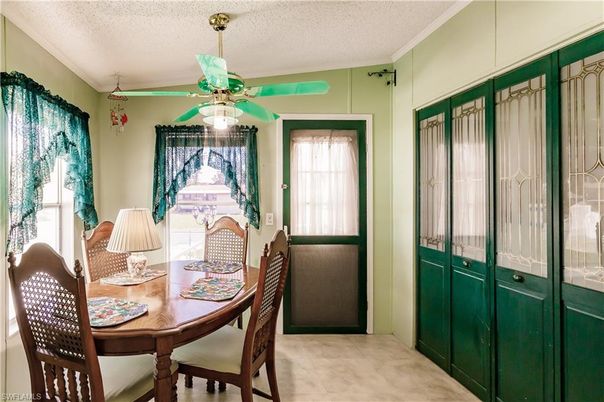 Dining room, Interior