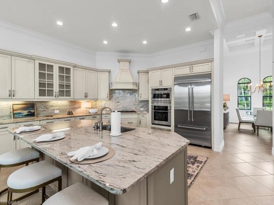 Dining room, Interior, Kitchen, Recessed Lighting, Stainless Steel Appliances