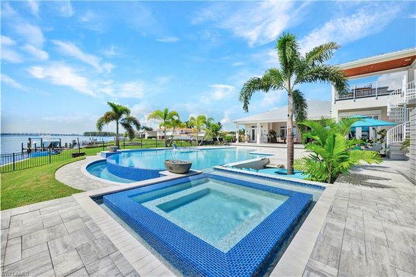 Exterior, Pool, Water