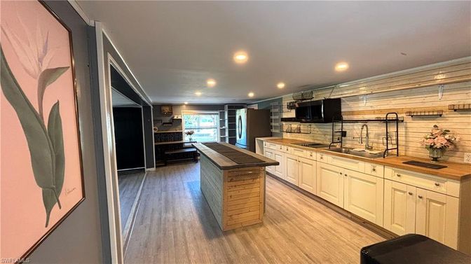 Interior, Kitchen, Recessed Lighting, Wood Texture Flooring