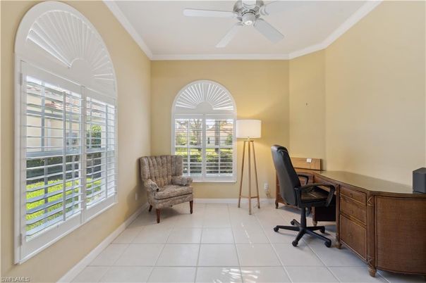 Home Office, Interior
