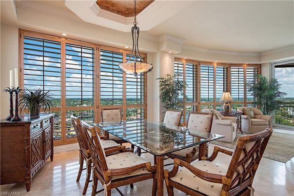 Dining room, Interior, Living room, Pendant Lights