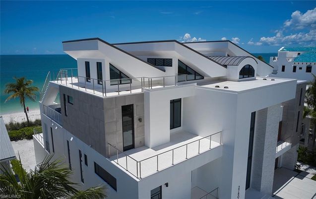 Exterior, Facade, Water, Modern