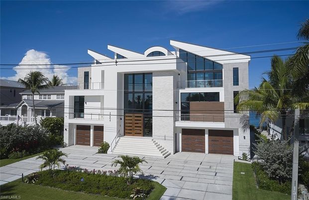 Attached, Exterior, Facade, Modern
