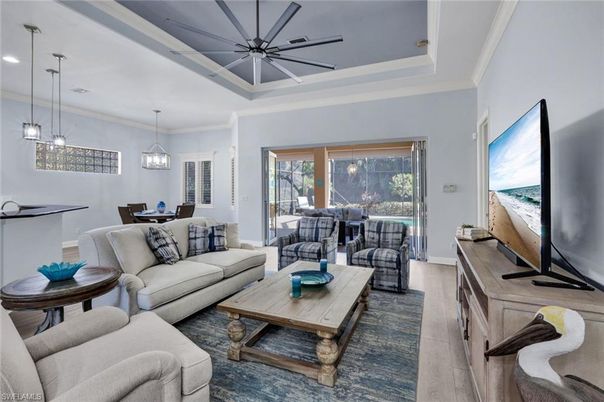 Dining room, Interior, Living room, Pendant Lights