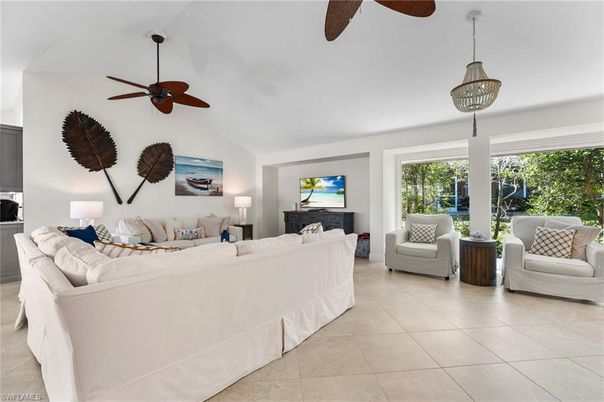 Interior, Living room, Pendant Lights