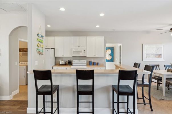 Dining room, Interior, Kitchen, Recessed Lighting, Wood Texture Flooring