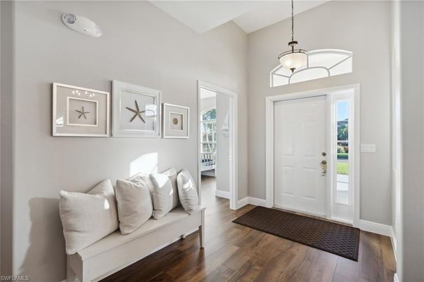 Interior, Pendant Lights, Wood Texture Flooring