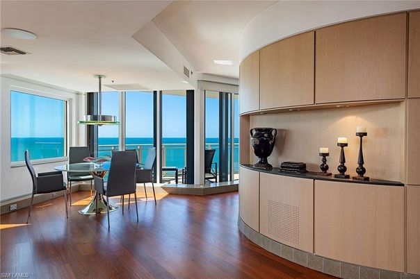 Dining room, Interior, Pendant Lights, Water, Wood Texture Flooring