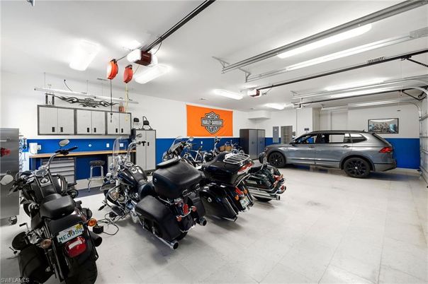 Garage, Interior