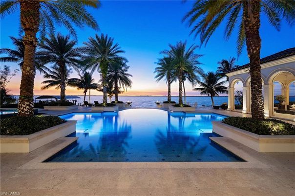 Exterior, Lake, Pool, Water