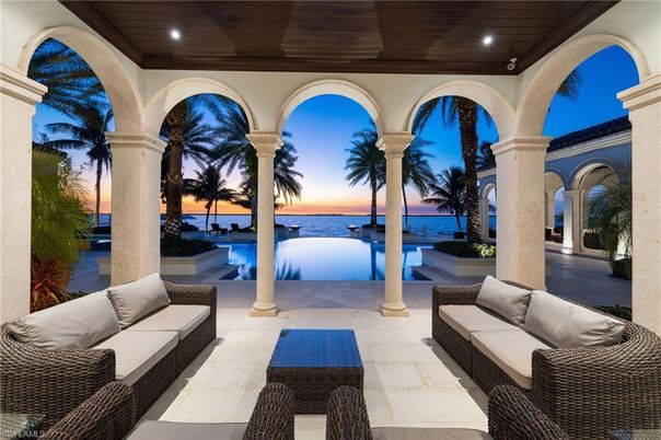 Exterior, Pool, Water