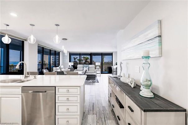 Dining room, Interior, Kitchen, Living room, Pendant Lights, Recessed Lighting, Stainless Steel Appliances, Wood Texture Flooring
