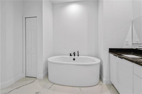 Bathroom, Free Standing Baths, Interior, Marble