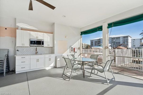 Dining room, Interior, Kitchen, Stainless Steel Appliances