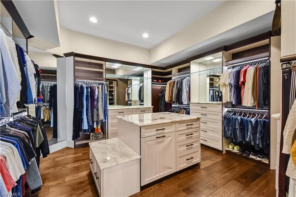 Interior, Recessed Lighting, Walk-in Closets, Wood Texture Flooring