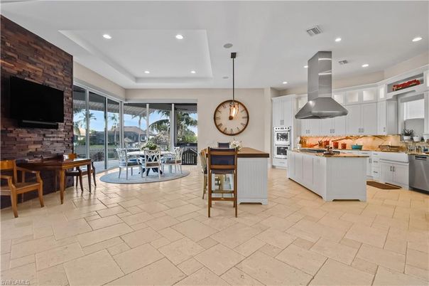Dining room, Interior, Kitchen, Pendant Lights, Recessed Lighting, Stainless Steel Appliances