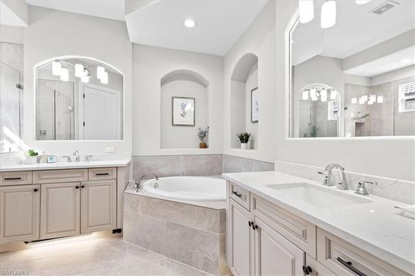 Bathroom, Dual Sink Vanities, Interior, Recessed Lighting