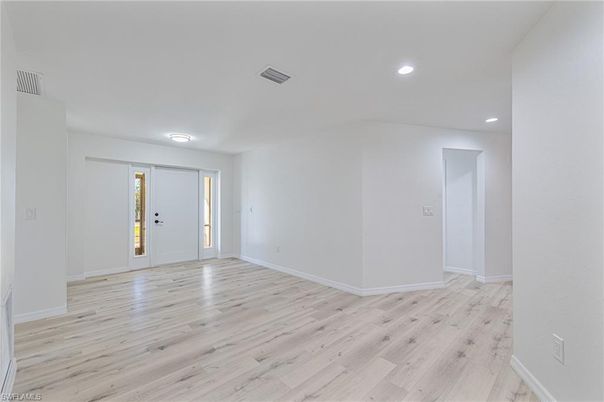 Empty room, Interior, Recessed Lighting, Wood Texture Flooring
