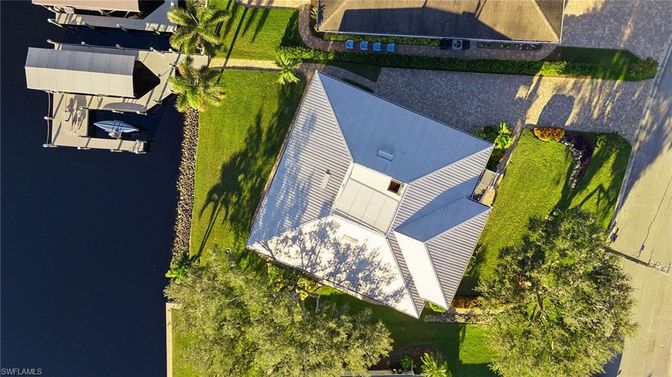 Exterior, Drone