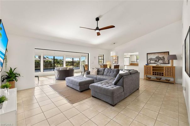 Interior, Living room, Pendant Lights