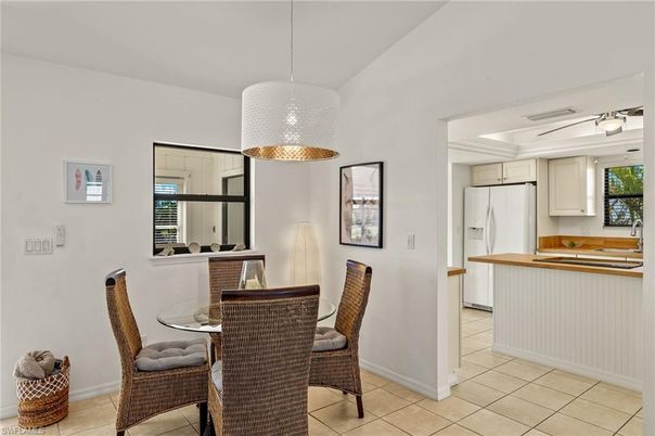 Dining room, Interior, Kitchen, Pendant Lights