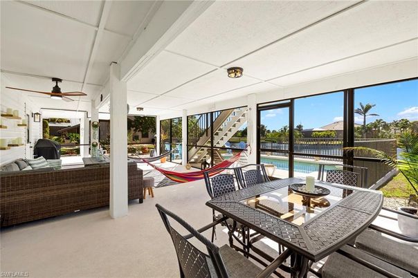 Interior, Living room, Sun Room, Water