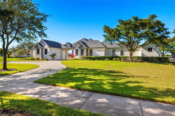 Backyard, Exterior, Facade, Ranch