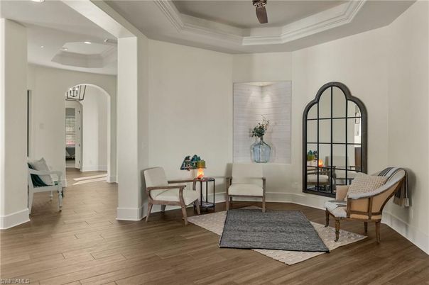 Interior, Recessed Lighting, Wood Texture Flooring