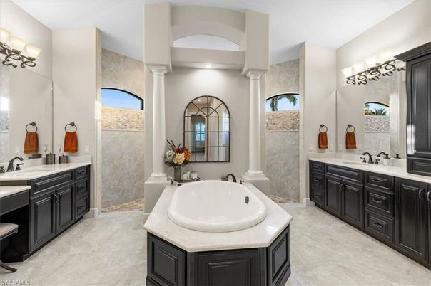 Bathroom, Dual Sink Vanities, Interior