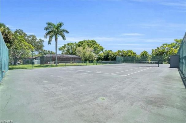 Exterior, Tennis Courts
