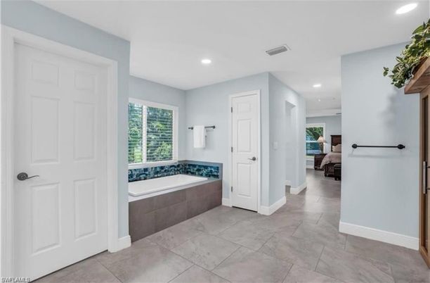 Bathroom, Interior, Recessed Lighting