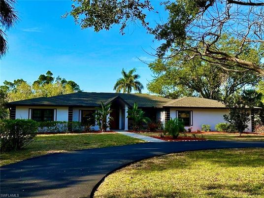 Backyard, Exterior, Facade, Ranch