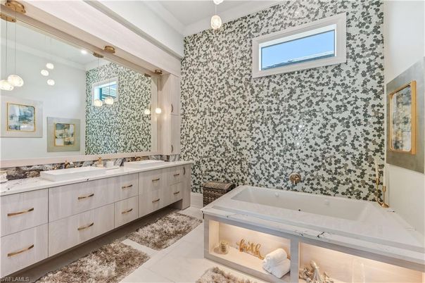 Bathroom, Dual Sink Vanities, Interior, Pendant Lights