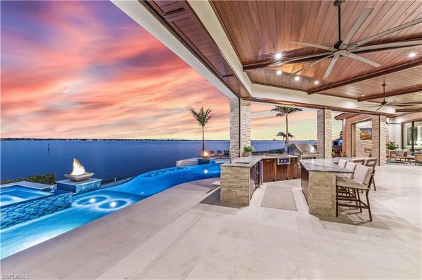 Exterior, Hot Tub, Pool, Water