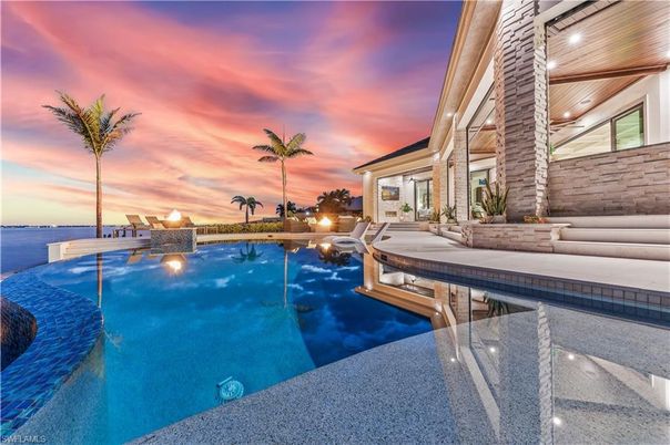 Exterior, Pool, Water