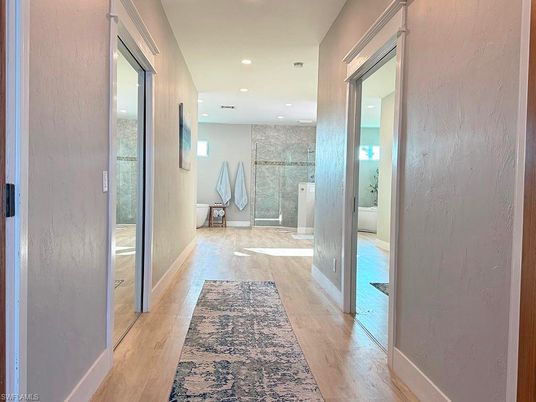 Interior, Recessed Lighting, Wood Texture Flooring