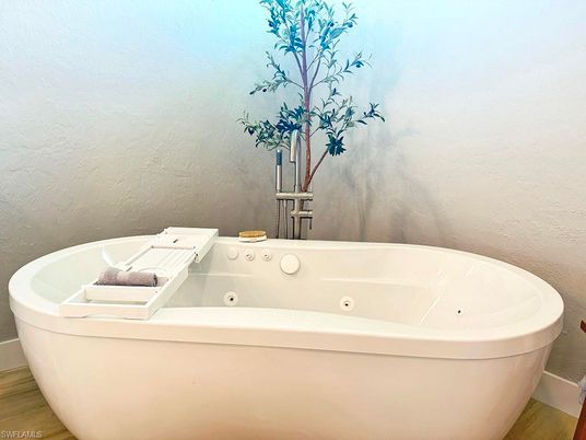 Bathroom, Free Standing Baths, Interior