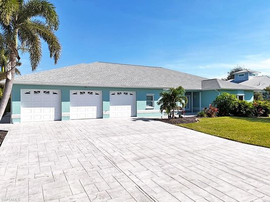 Attached, Exterior, Facade, Ranch