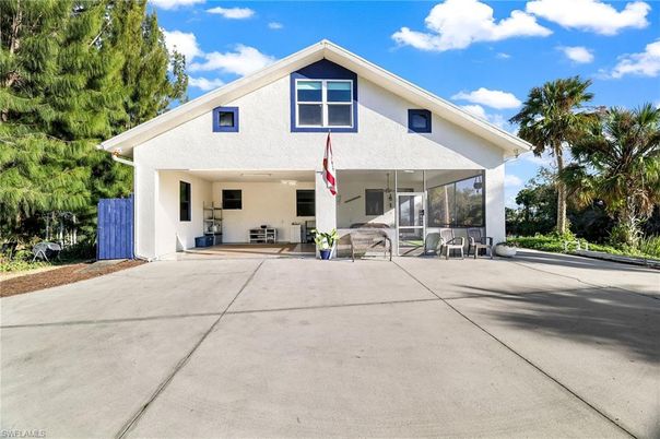 Exterior, Facade, American Craftsman