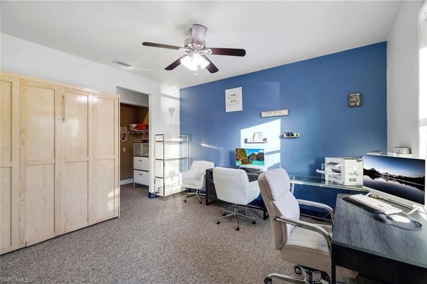 Home Office, Interior