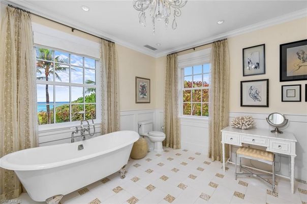 Bathroom, Free Standing Baths, Interior, Recessed Lighting