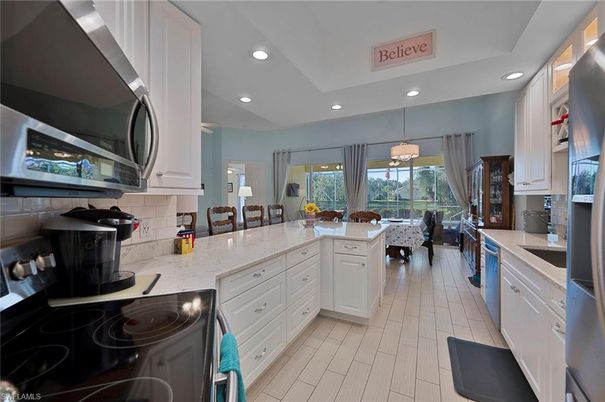 Dining room, Interior, Kitchen, Pendant Lights, Recessed Lighting, Wood Texture Flooring