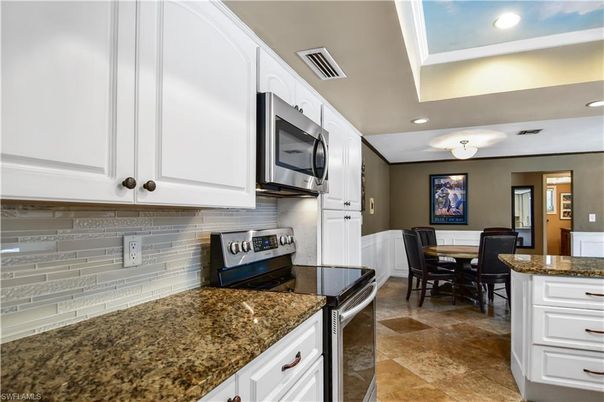 Dining room, Interior, Kitchen, Recessed Lighting