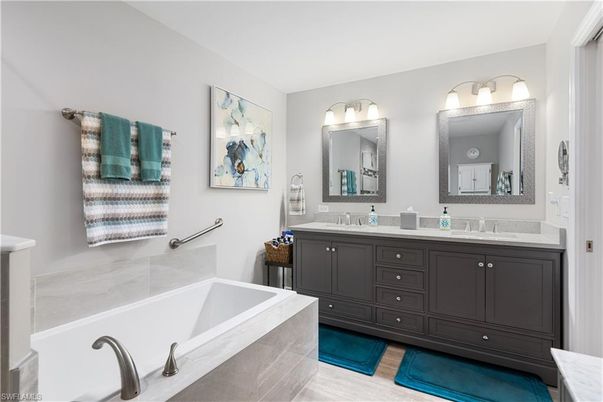 Bathroom, Dual Sink Vanities, Interior