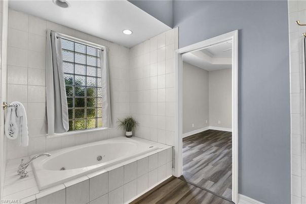Bathroom, Interior, Recessed Lighting, Wood Texture Flooring