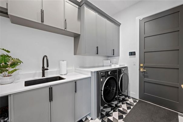 Interior, Washer