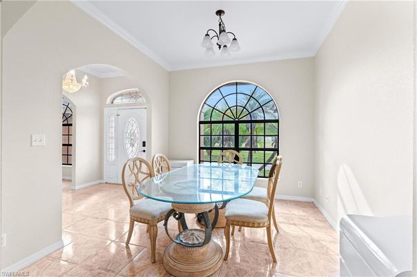 Dining room, Interior