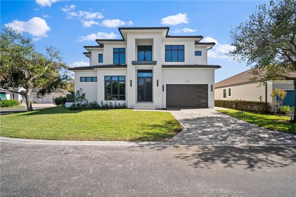 Attached, Exterior, Facade, Modern